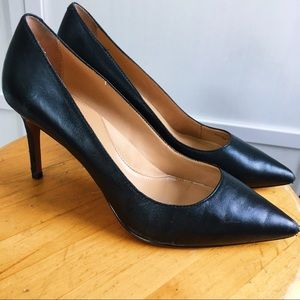 Banana Republic Black Leather Madison 12hr Pump